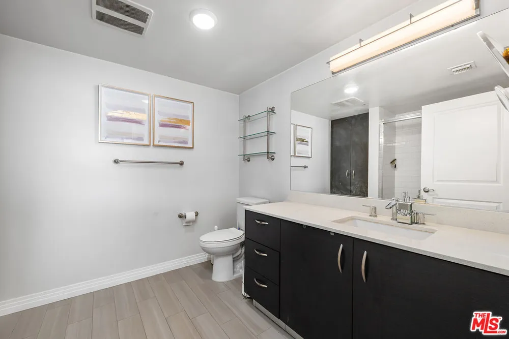 5818 Whitsett Ave, Valley Village, CA 91607