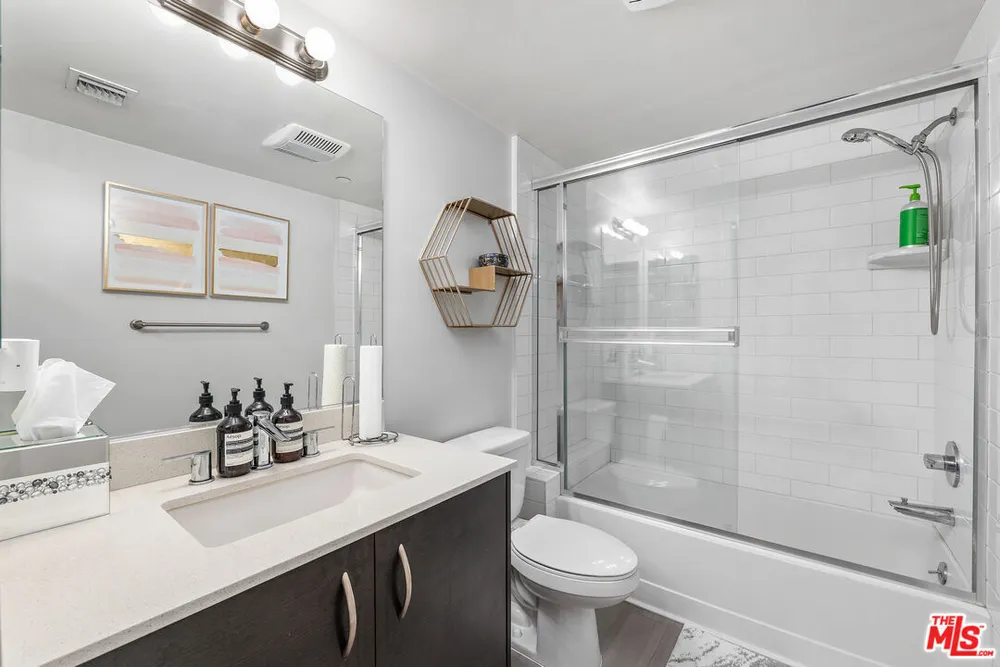 5818 Whitsett Ave, Valley Village, CA 91607