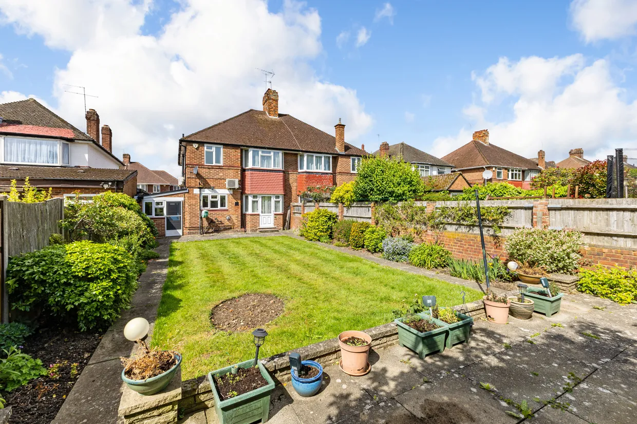 Howberry Road, Edgware, HA8 photo 1