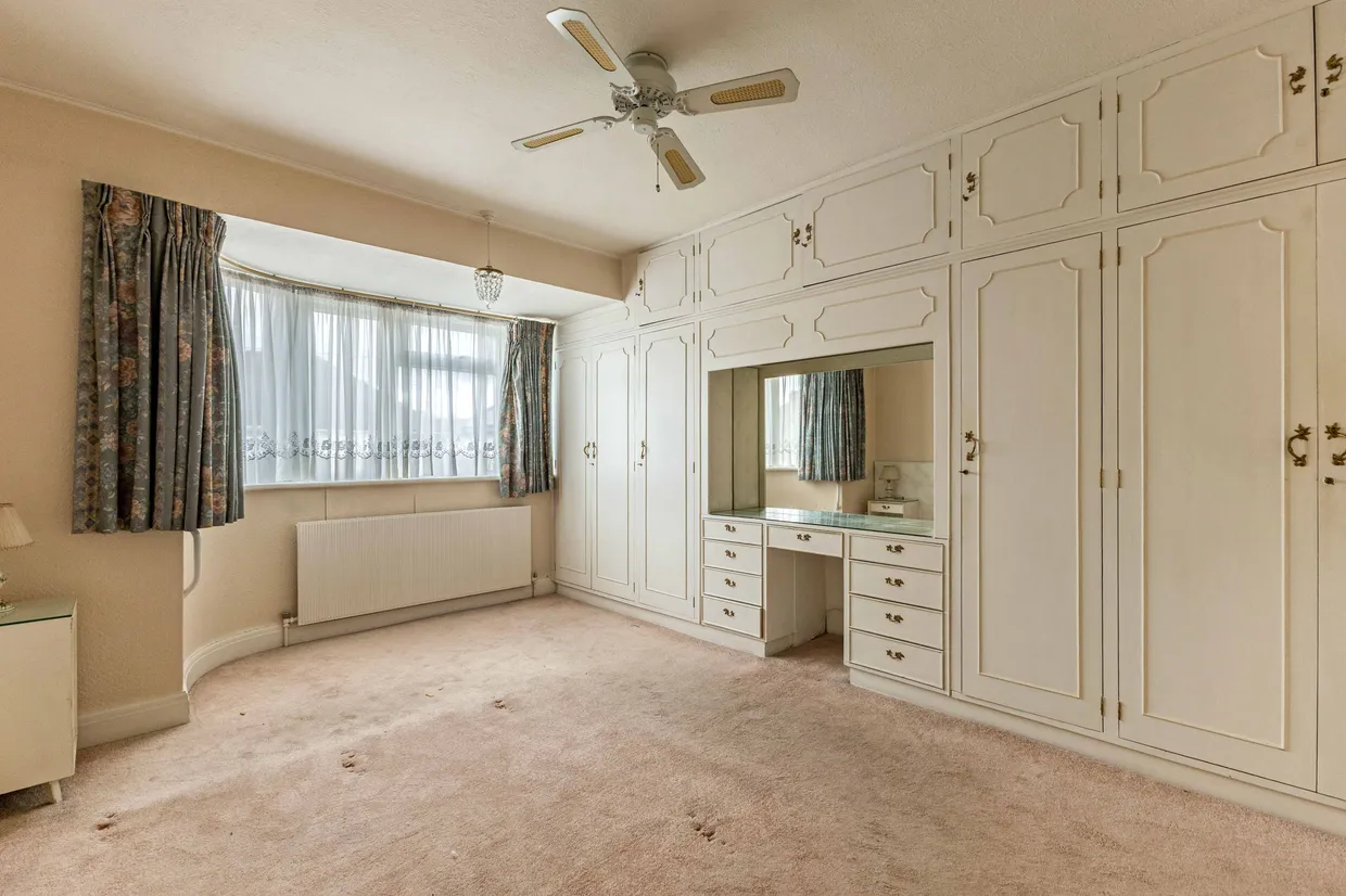 Howberry Road, Edgware, HA8 photo 2