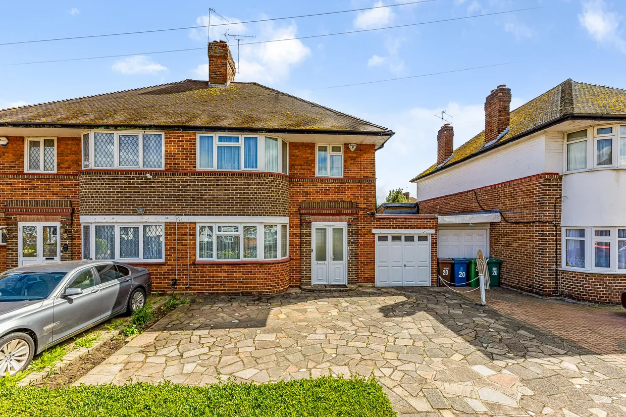 Howberry Road, Edgware, HA8 photo 3