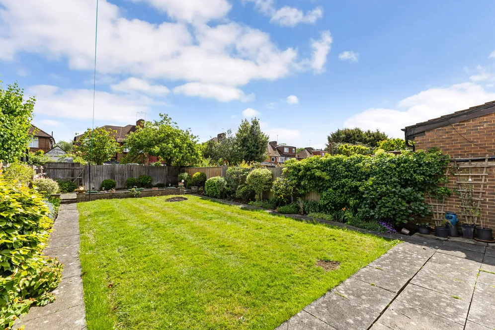 Howberry Road, Edgware, HA8 photo 4