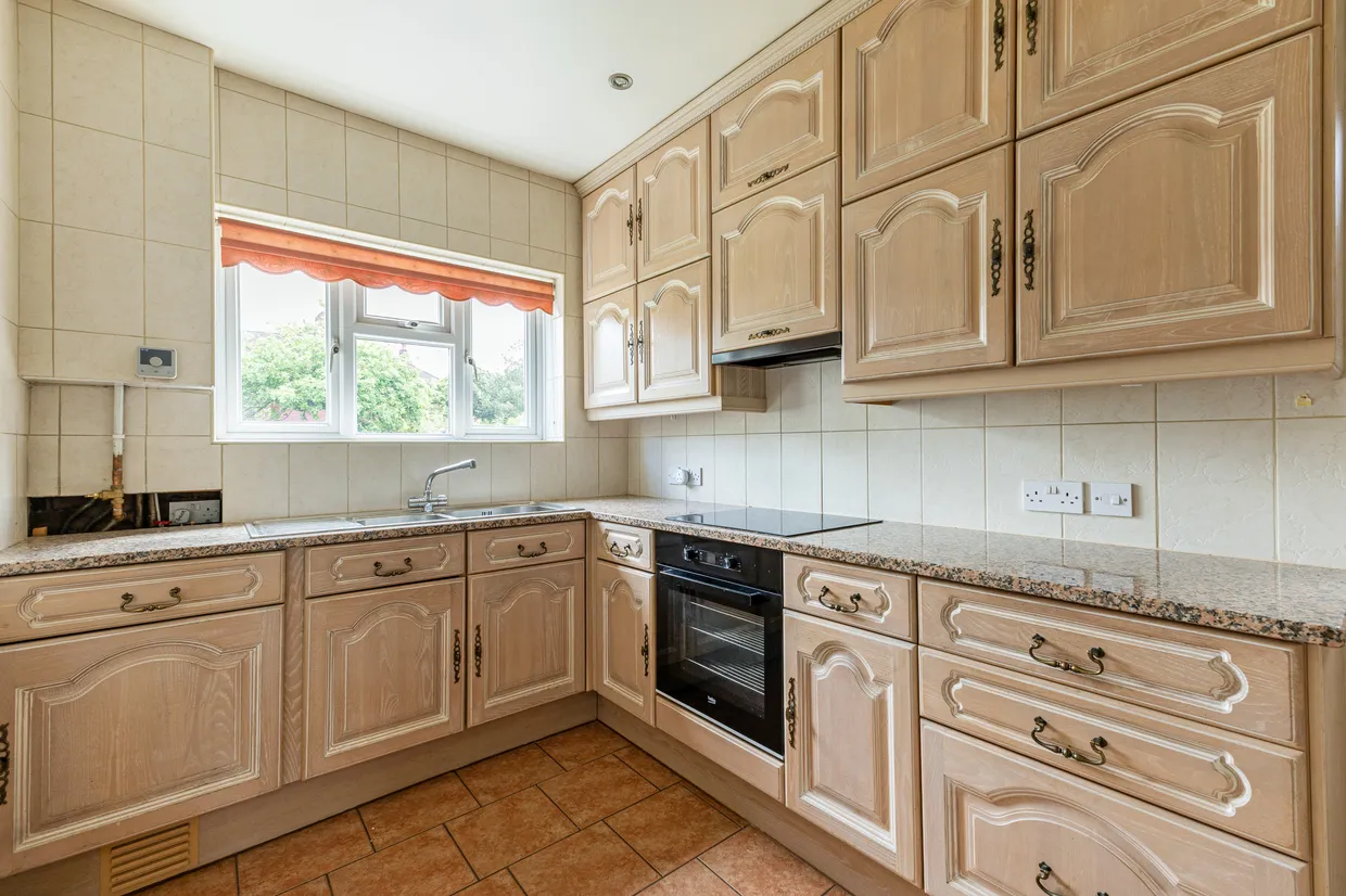 Howberry Road, Edgware, HA8 photo 10