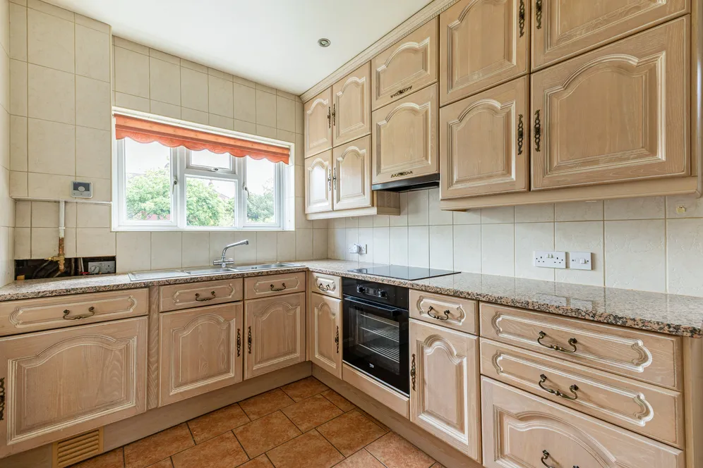 Howberry Road, Edgware, HA8 photo 10