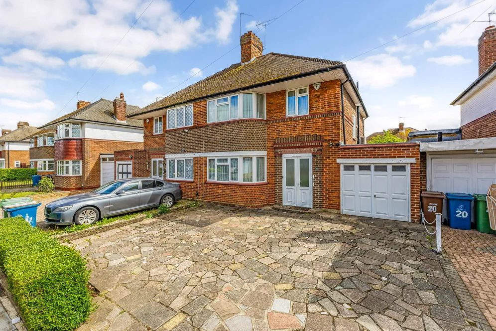 Howberry Road, Edgware, HA8 photo 18