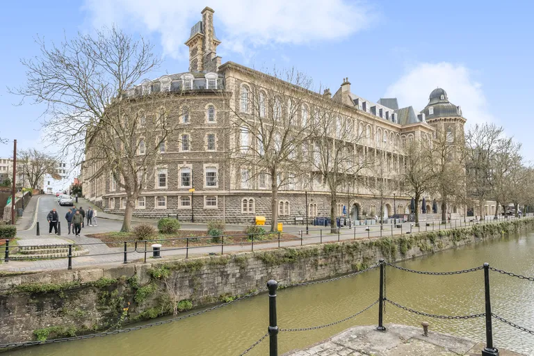 Guinea Street, Bristol, BS1