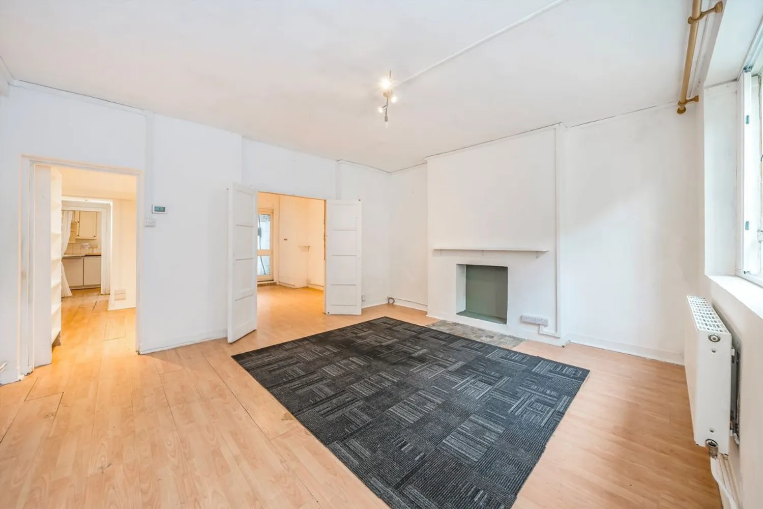 Denbigh Street, LONDON, SW1V photo 2