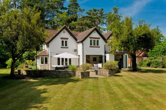 Clumps Road, Lower Bourne, Farnham, GU10