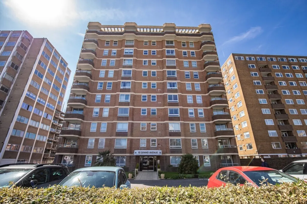 Grand Avenue, Hove, BN3 2NG