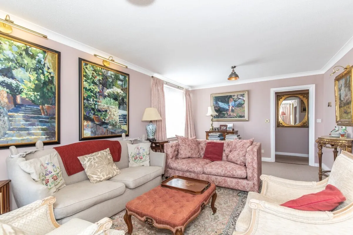 Grand Avenue, Hove, BN3 2NG