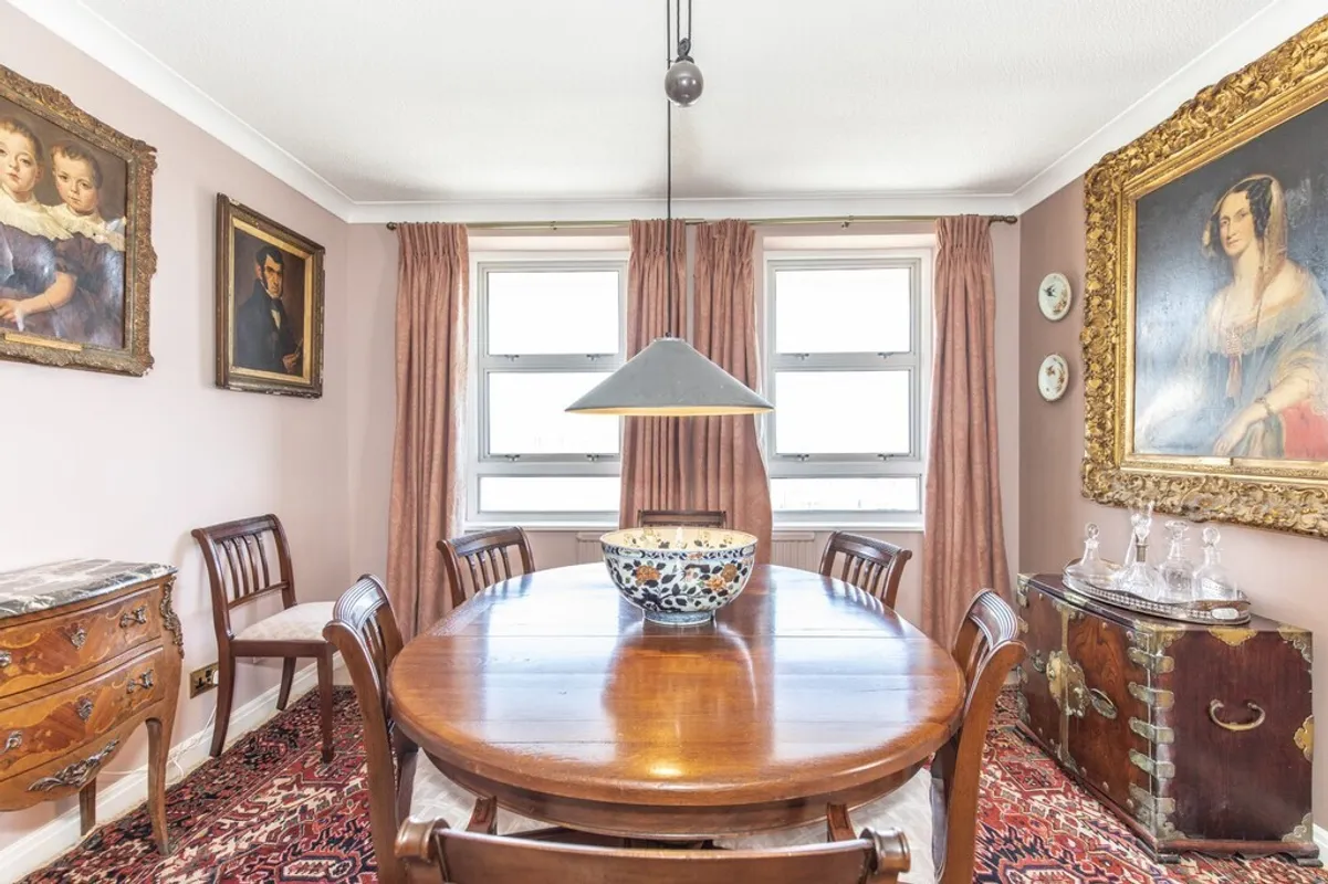 Grand Avenue, Hove, BN3 2NG