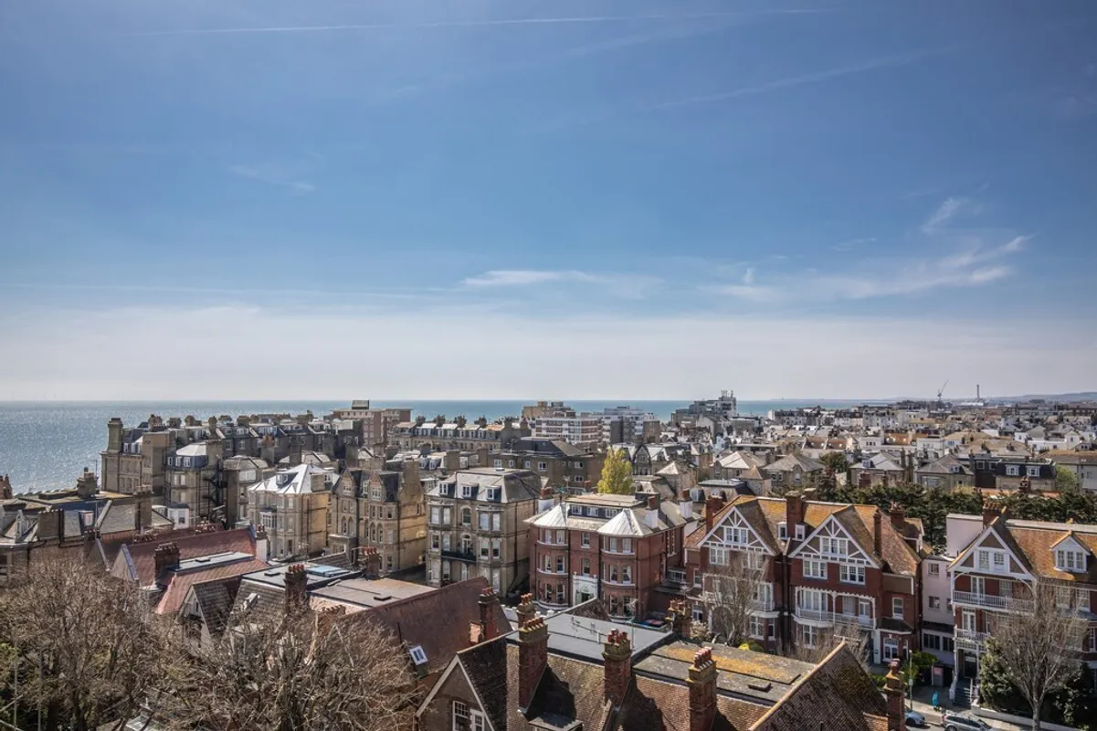 Grand Avenue, Hove, BN3 2NG