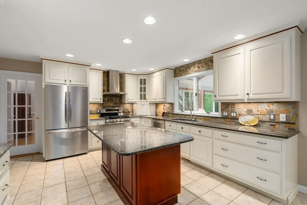 7 MAPLE BROOK LANE, Franklin, MA 02038
