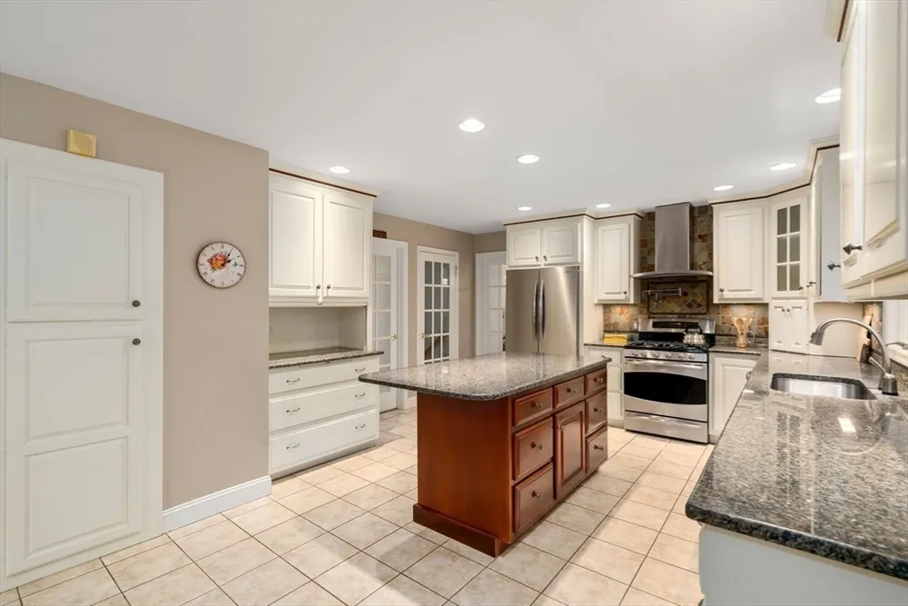 7 MAPLE BROOK LANE, Franklin, MA 02038