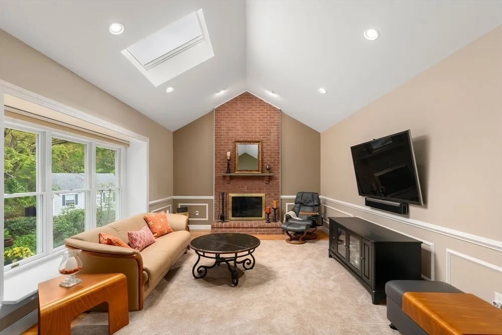 7 MAPLE BROOK LANE, Franklin, MA 02038