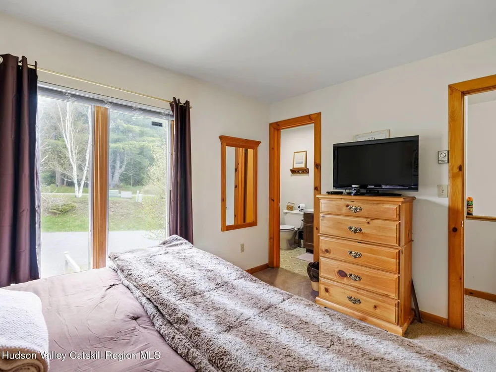55 Windham Ridge Rd, Windham, NY 12496