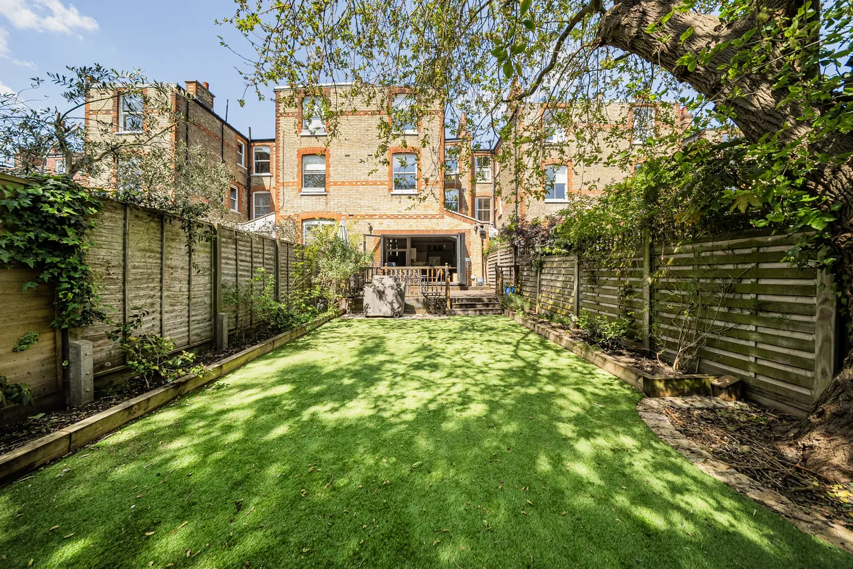 Park Avenue South, London, N8 photo 12