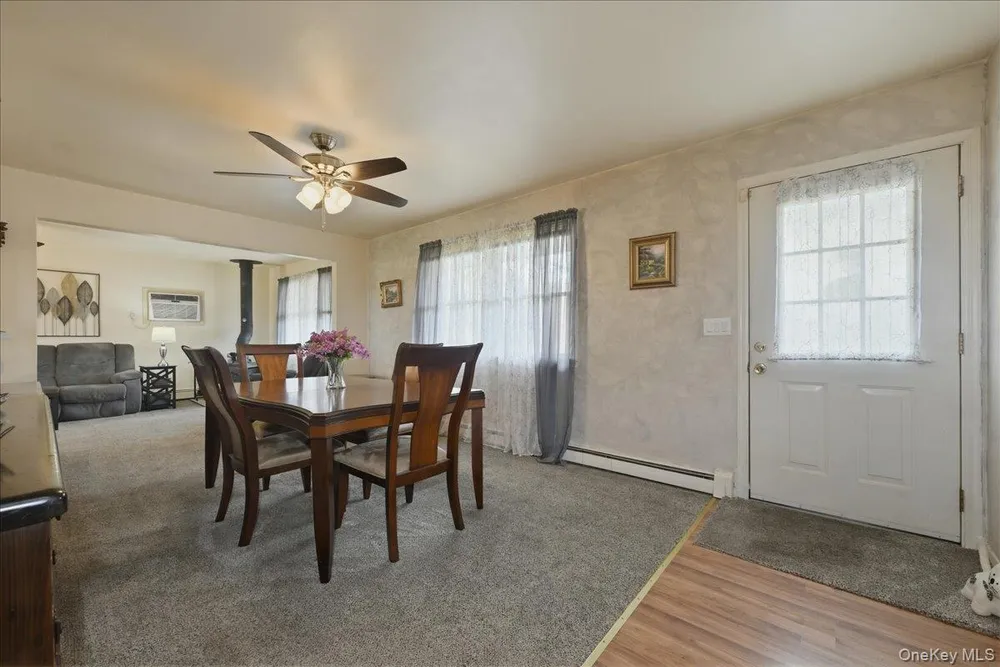258 Oakland Ave, Miller Place, NY 11764