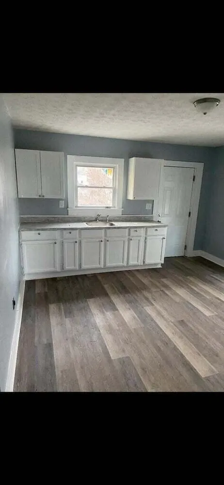 1827 W Main St, Springfield, OH 45504