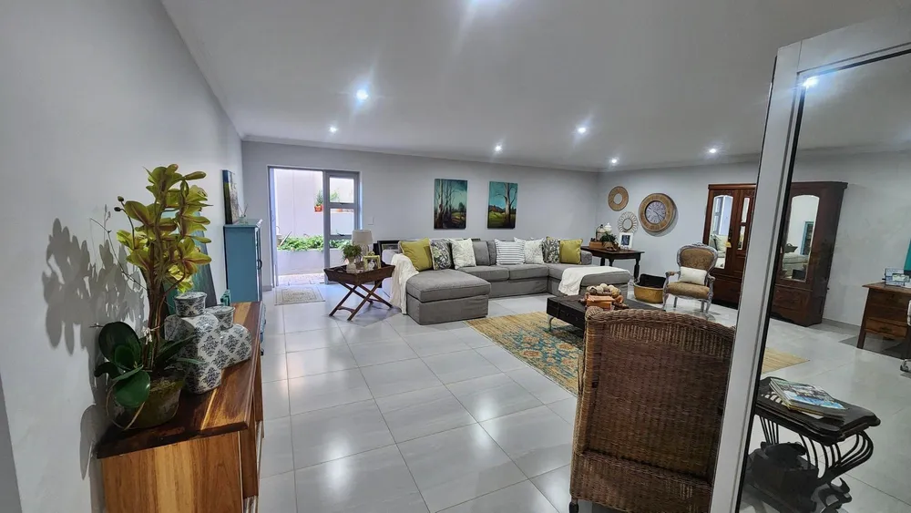 South Africa, Western Cape, Monte Christo, Cape Francolin Road, 38