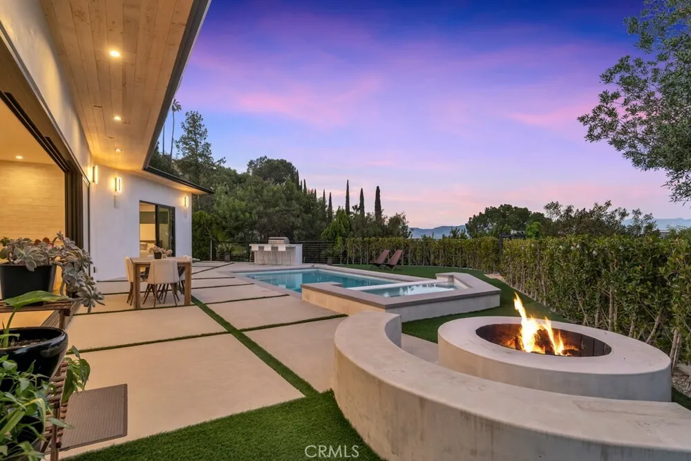 15641 High Knoll Road, Encino, CA 91436