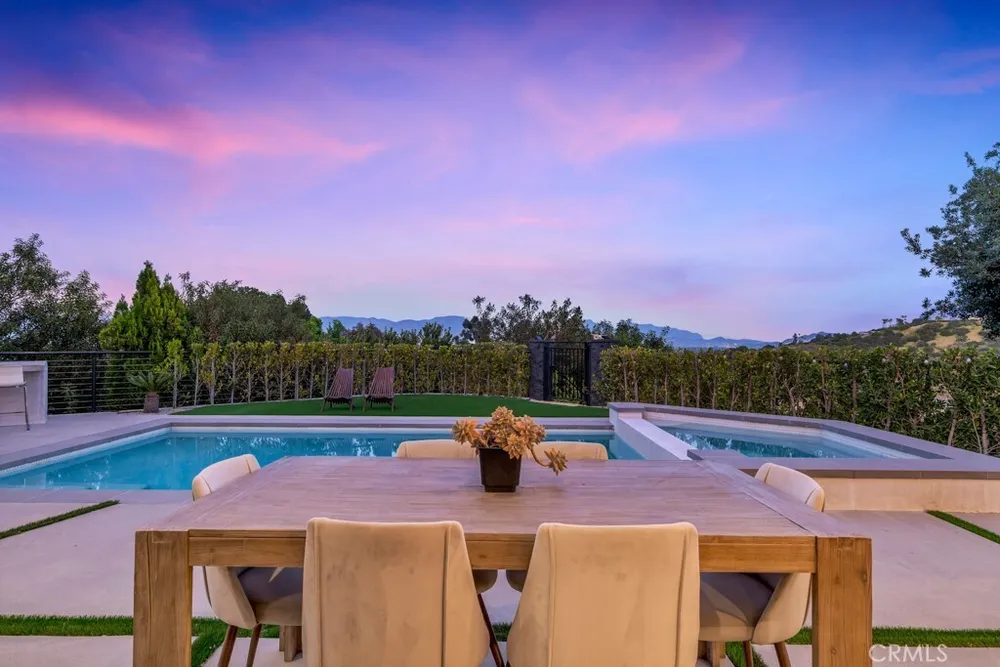15641 High Knoll Road, Encino, CA 91436