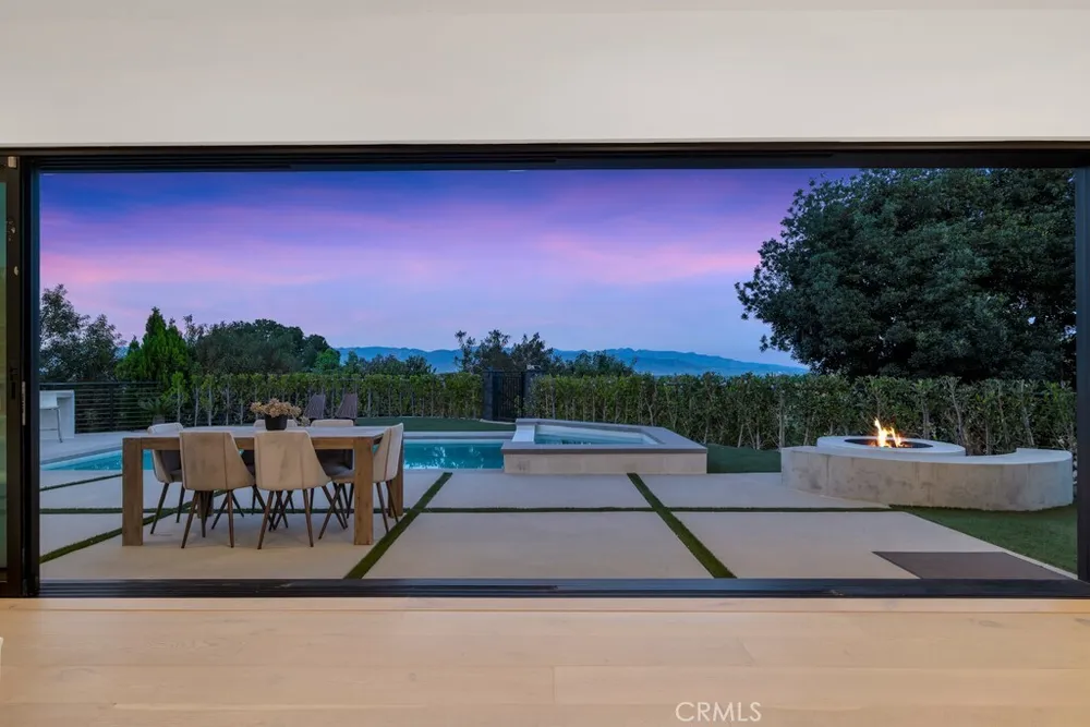 15641 High Knoll Road, Encino, CA 91436