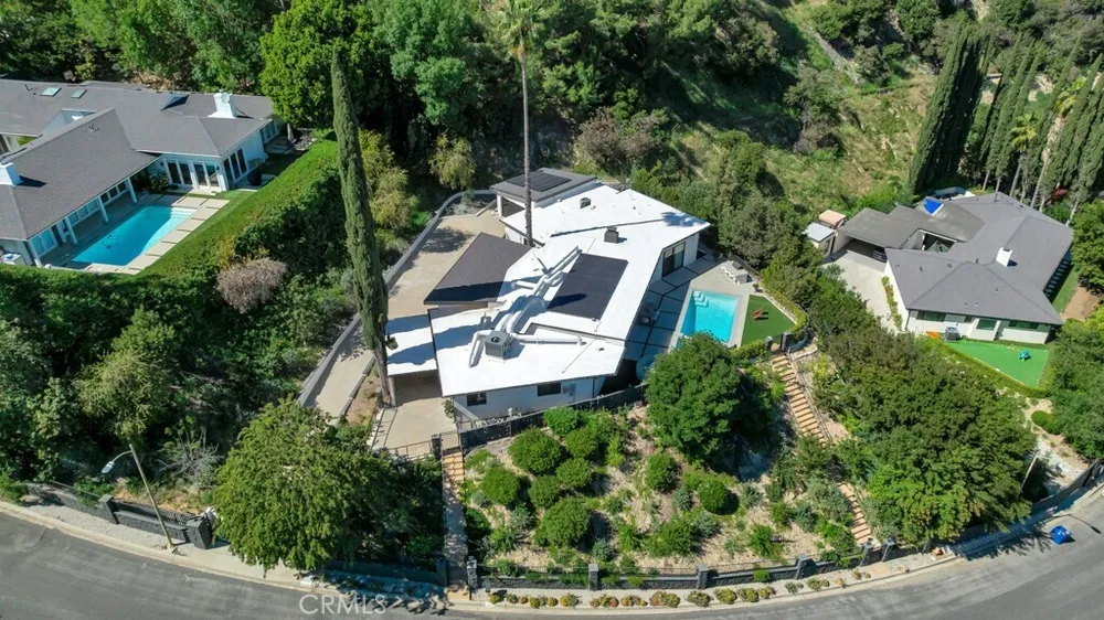 15641 High Knoll Road, Encino, CA 91436