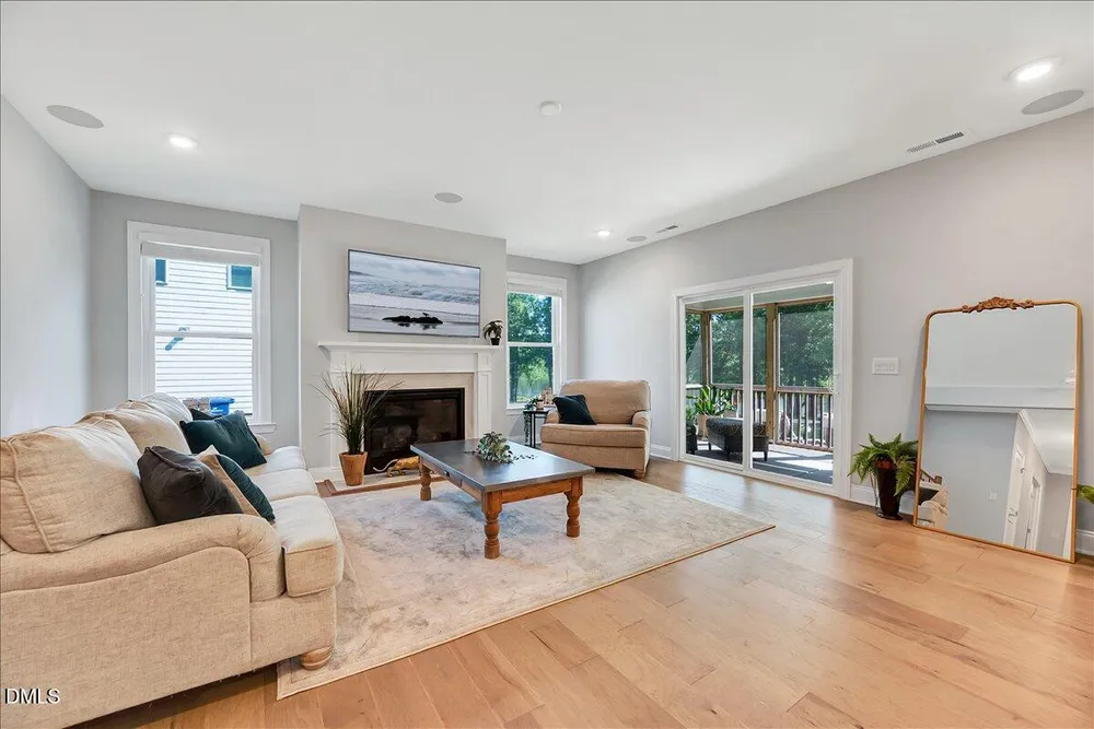 531 Glenville Lake Dr, Fuquay-Varina, NC 27526