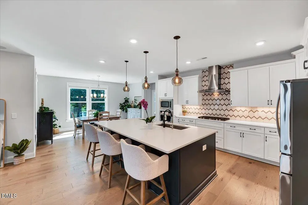 531 Glenville Lake Dr, Fuquay-Varina, NC 27526
