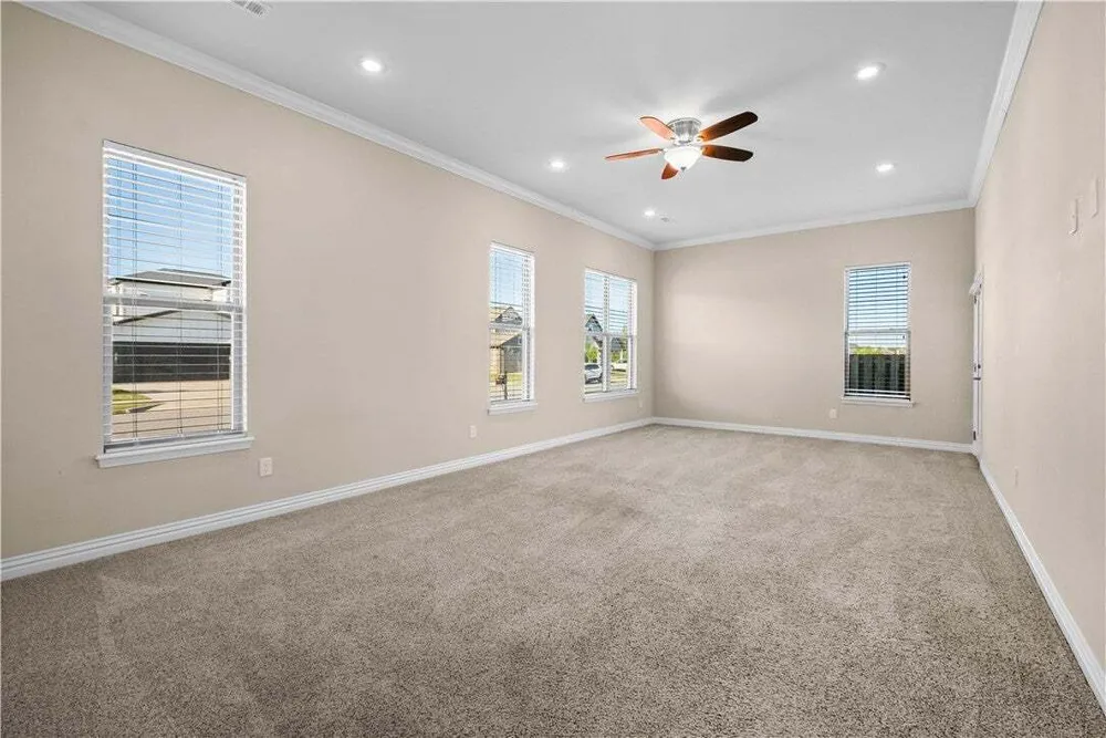 1737 W Broadway Pl, Rogers, AR 72758