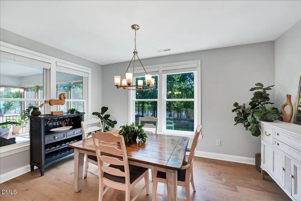531 Glenville Lake Dr, Fuquay-Varina, NC 27526