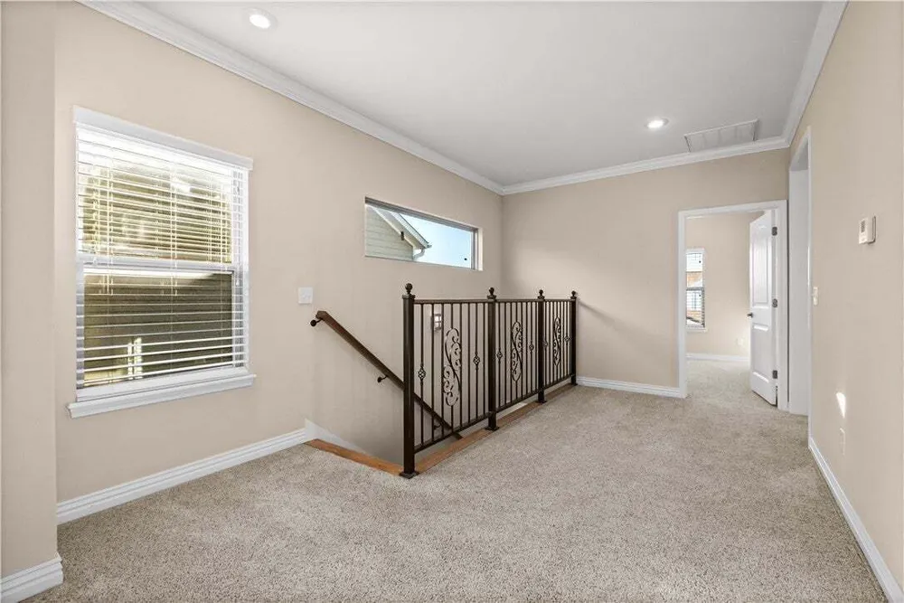 1737 W Broadway Pl, Rogers, AR 72758
