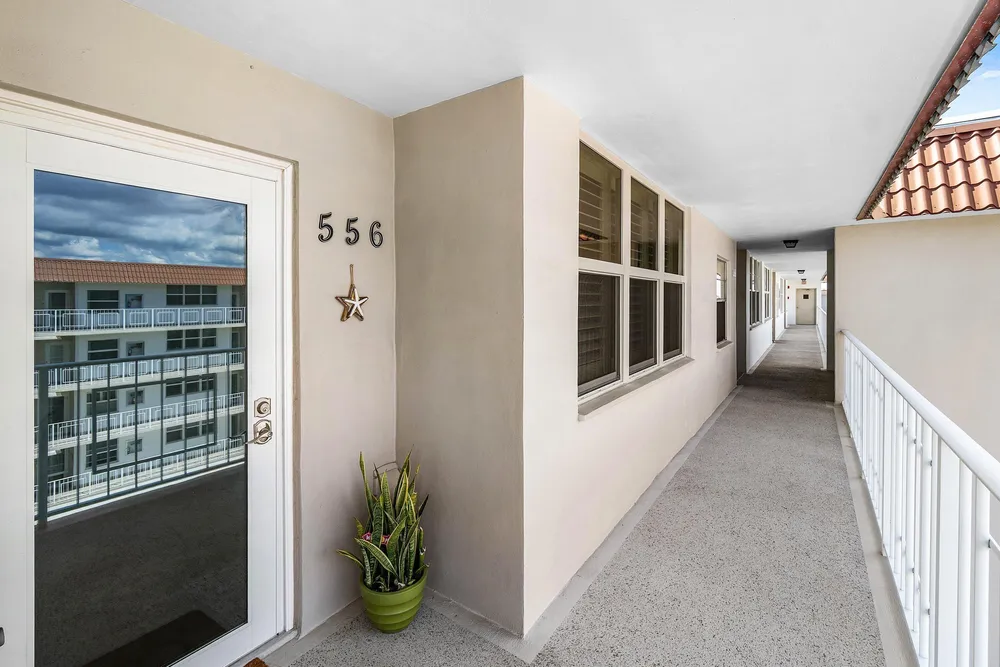 930 Dogwood Dr, Delray Beach, FL 33483