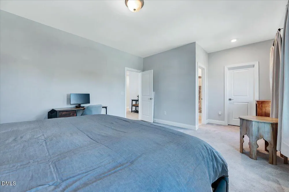 531 Glenville Lake Dr, Fuquay-Varina, NC 27526
