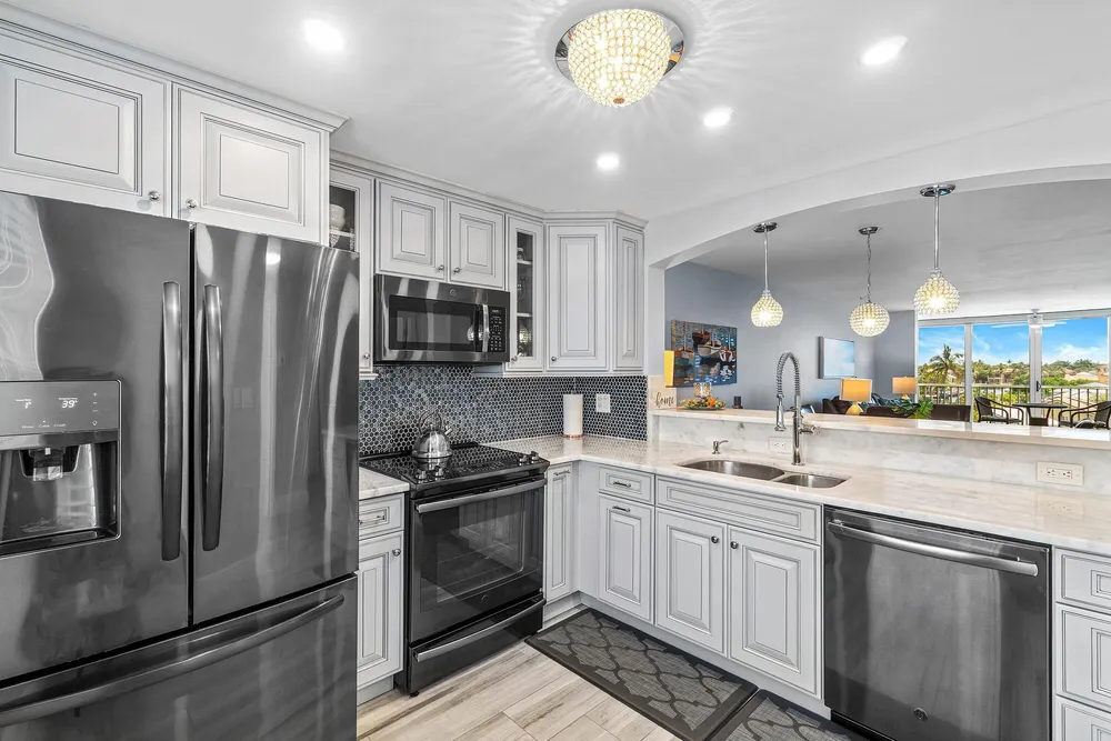 930 Dogwood Dr, Delray Beach, FL 33483