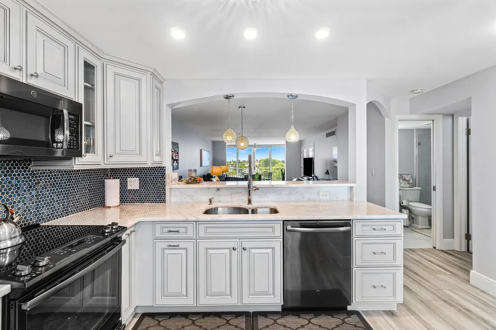 930 Dogwood Dr, Delray Beach, FL 33483