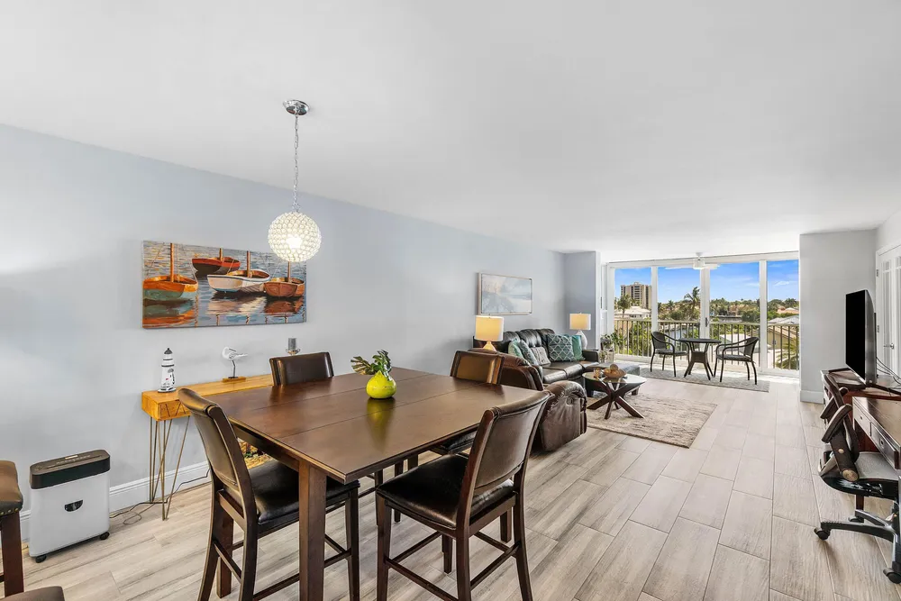 930 Dogwood Dr, Delray Beach, FL 33483