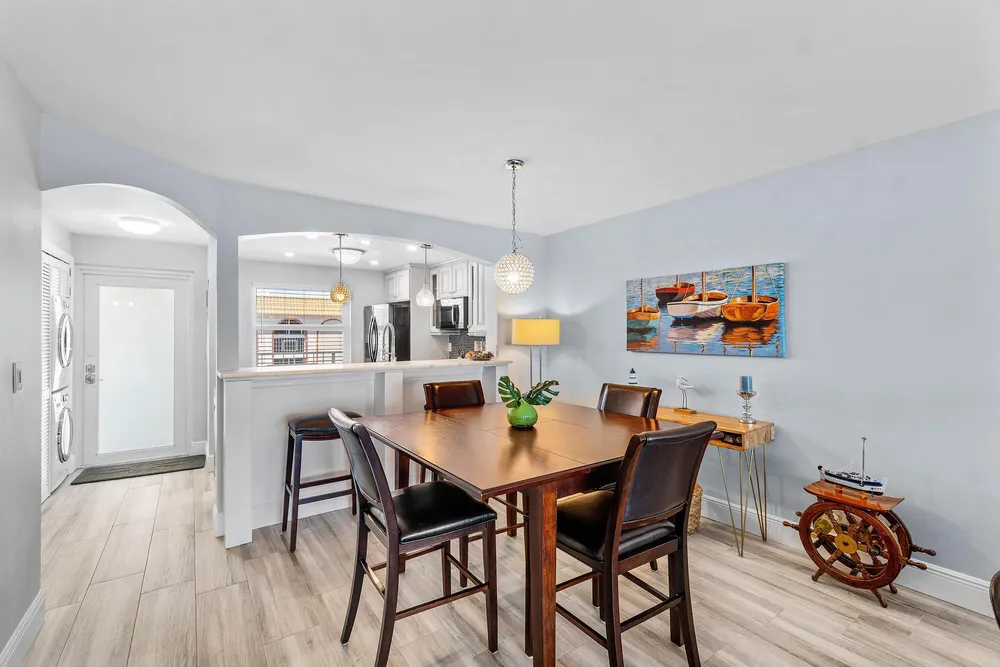 930 Dogwood Dr, Delray Beach, FL 33483