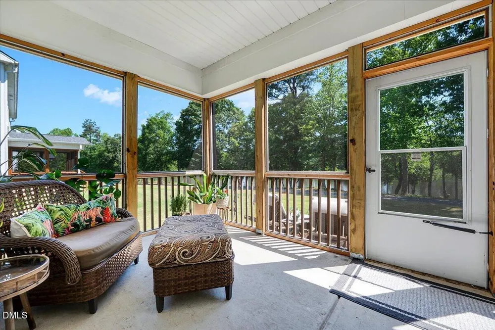 531 Glenville Lake Dr, Fuquay-Varina, NC 27526