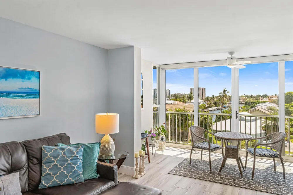 930 Dogwood Dr, Delray Beach, FL 33483