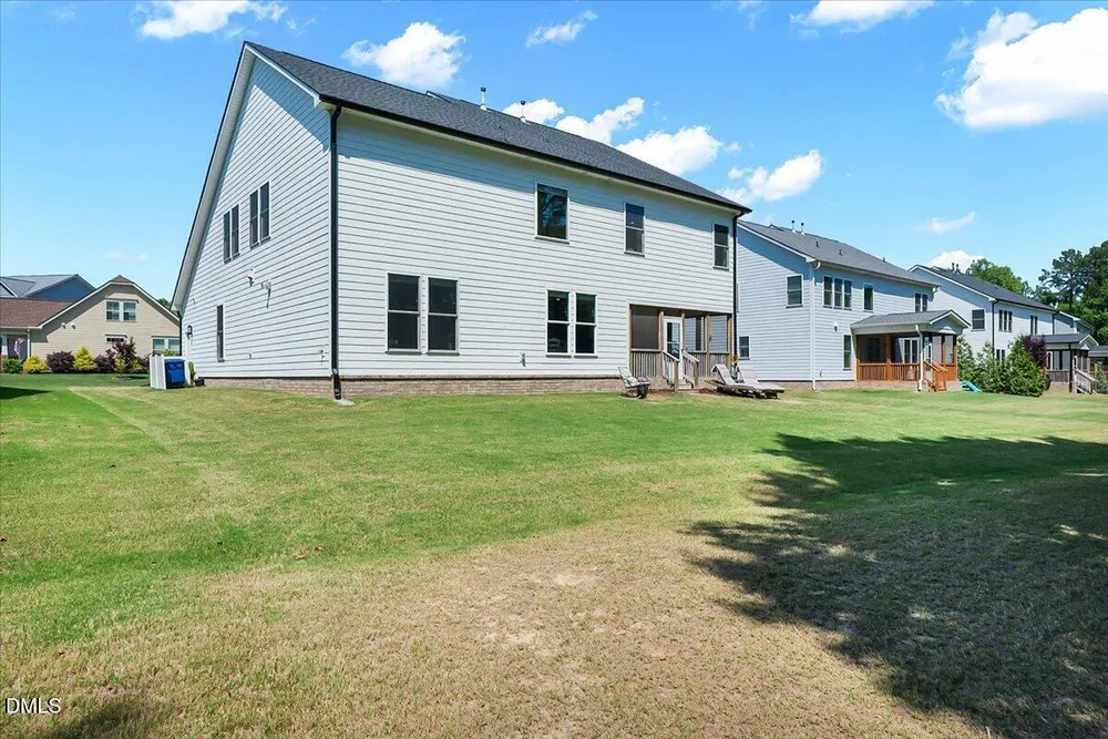 531 Glenville Lake Dr, Fuquay-Varina, NC 27526