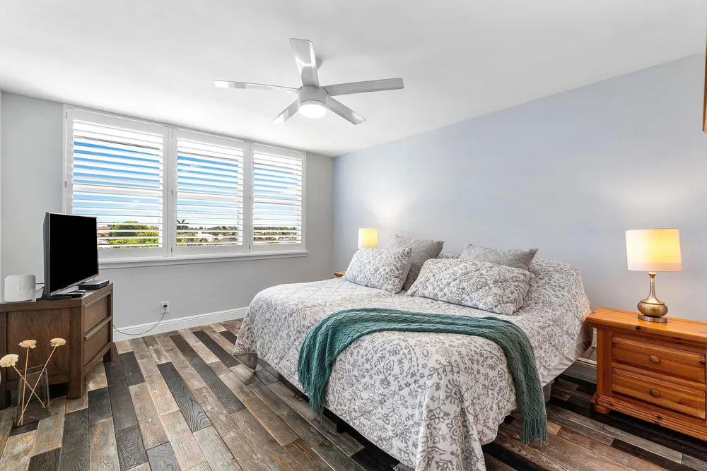 930 Dogwood Dr, Delray Beach, FL 33483