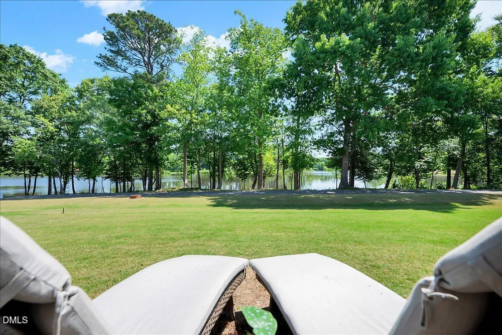 531 Glenville Lake Dr, Fuquay-Varina, NC 27526