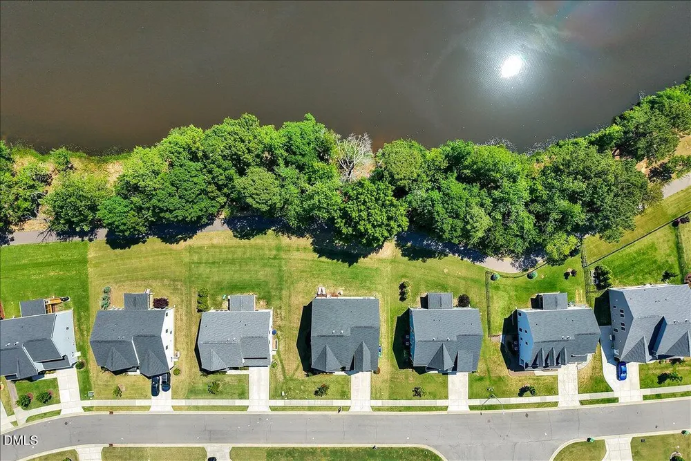 531 Glenville Lake Dr, Fuquay-Varina, NC 27526