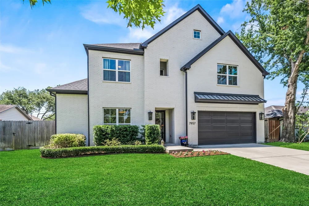 7957 Cedel Dr, Houston, TX 77055