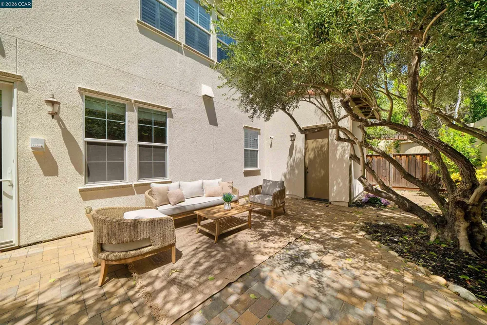 5325 Pembroke Way, San Ramon, CA 94582