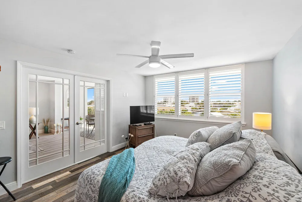 930 Dogwood Dr, Delray Beach, FL 33483