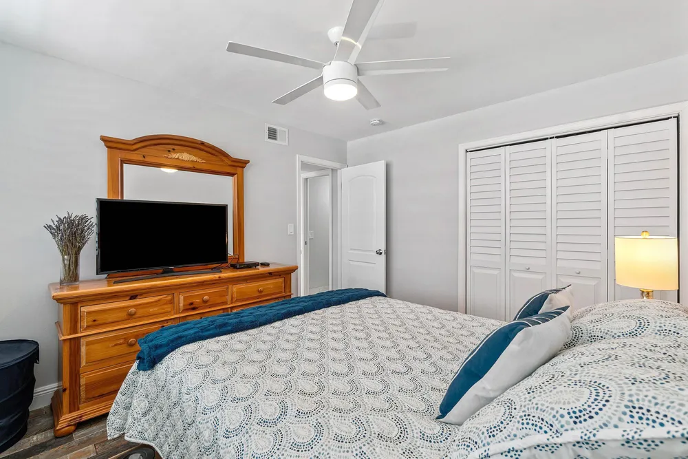 930 Dogwood Dr, Delray Beach, FL 33483