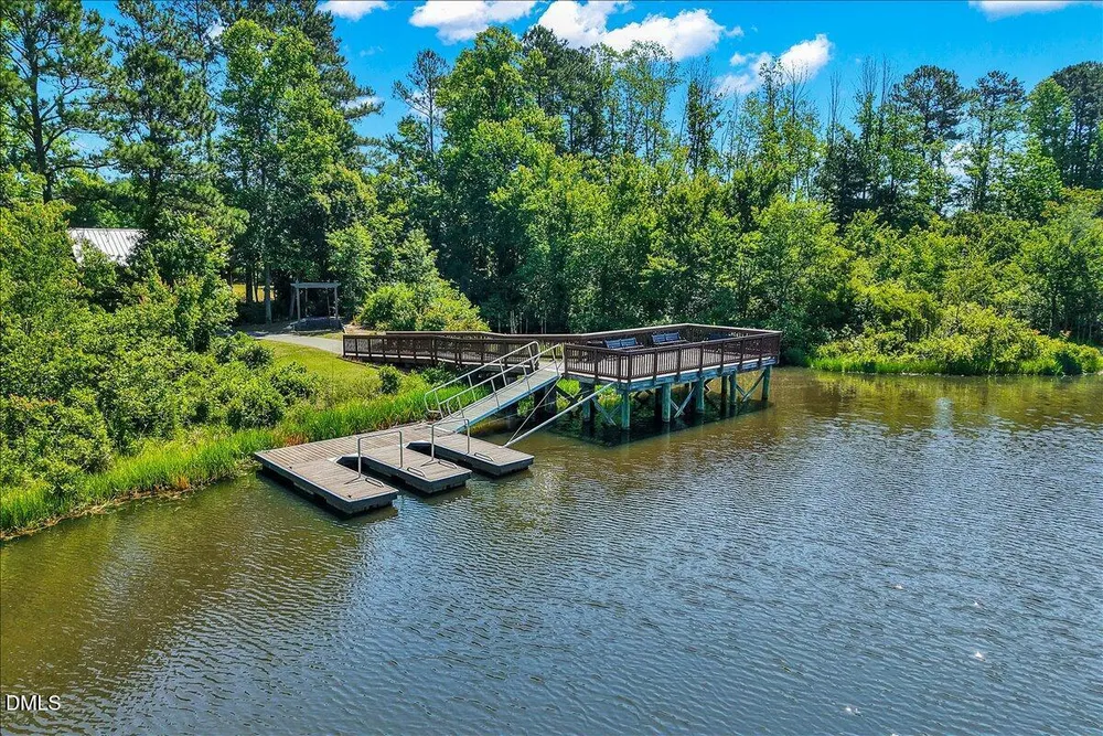 531 Glenville Lake Dr, Fuquay-Varina, NC 27526